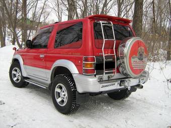 1993 Mitsubishi Pajero Photos