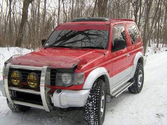 1993 Mitsubishi Pajero Photos