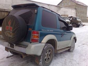 1993 Mitsubishi Pajero Pictures