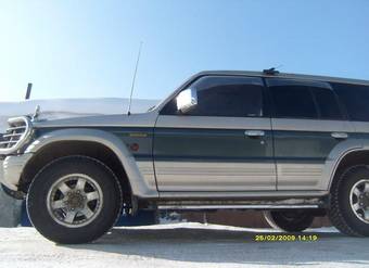 1993 Mitsubishi Pajero Pictures