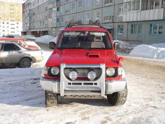 1993 Mitsubishi Pajero Photos