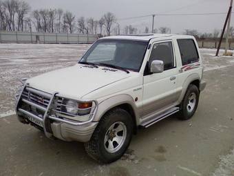 1993 Mitsubishi Pajero Pictures