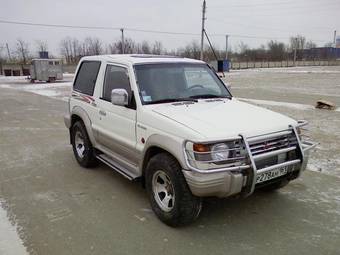 1993 Mitsubishi Pajero Pictures