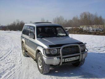 1993 Mitsubishi Pajero Pictures