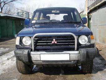 1993 Mitsubishi Pajero Pictures