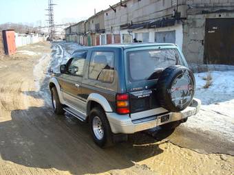 1993 Mitsubishi Pajero Pictures