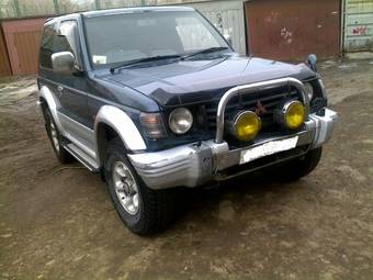 1993 Mitsubishi Pajero Pictures