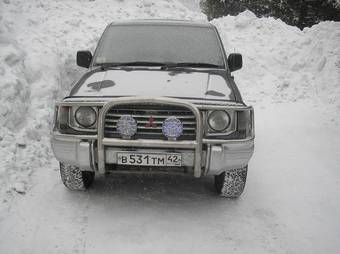 1993 Mitsubishi Pajero Pictures