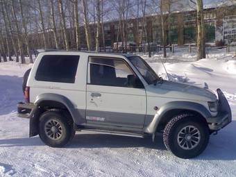 1993 Mitsubishi Pajero Pics