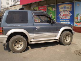 1993 Mitsubishi Pajero Photos