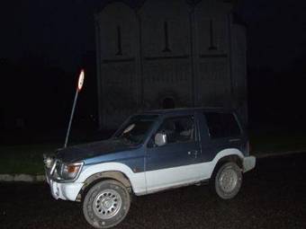 1993 Mitsubishi Pajero Pics