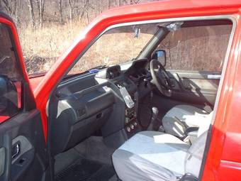 1993 Mitsubishi Pajero Pictures