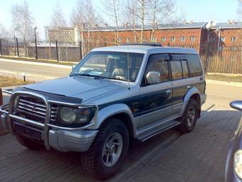 1993 Mitsubishi Pajero Images