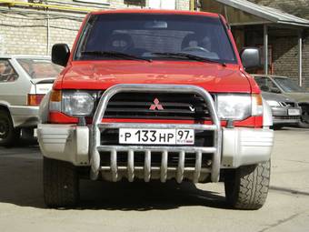 1993 Mitsubishi Pajero Pictures