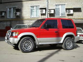 1993 Mitsubishi Pajero Pictures