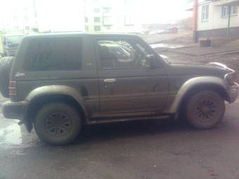1993 Mitsubishi Pajero Pictures