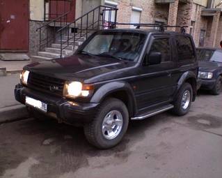 1993 Mitsubishi Pajero Pictures