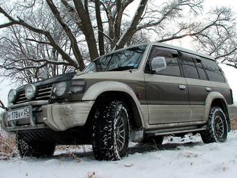 1993 Mitsubishi Pajero Pictures