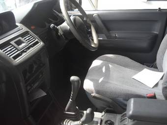 1993 Mitsubishi Pajero Pictures