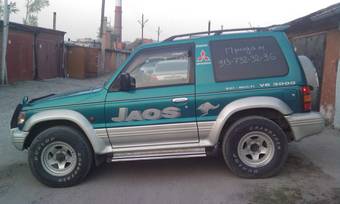 1993 Mitsubishi Pajero Pictures