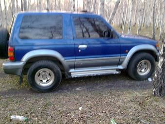 1993 Mitsubishi Pajero Pictures