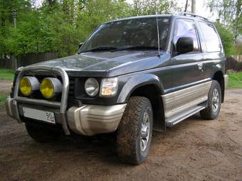 1993 Mitsubishi Pajero Photos