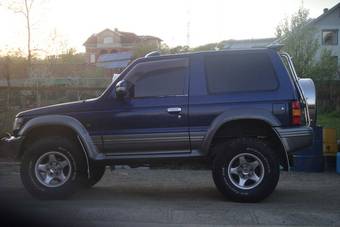 1993 Mitsubishi Pajero Pictures