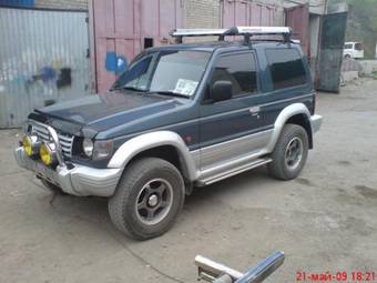 1993 Mitsubishi Pajero Pictures