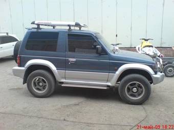 1993 Mitsubishi Pajero Photos