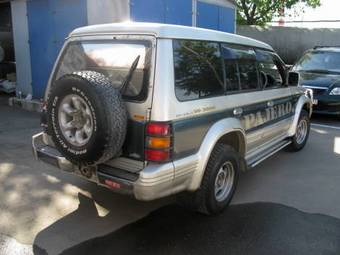 1993 Mitsubishi Pajero Pictures