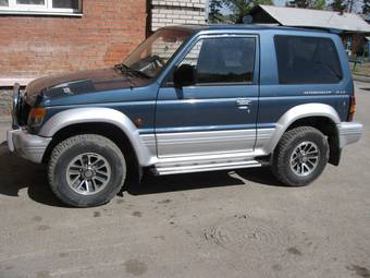 1993 Mitsubishi Pajero Pictures