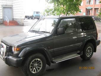 1993 Mitsubishi Pajero Photos