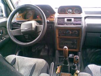 1993 Mitsubishi Pajero Photos