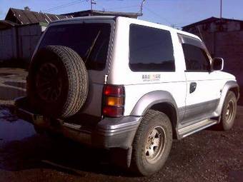 1993 Mitsubishi Pajero Photos