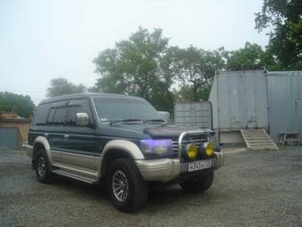 1993 Mitsubishi Pajero Photos