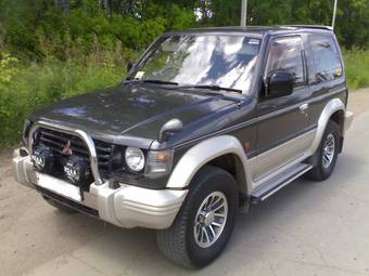 1993 Mitsubishi Pajero Images