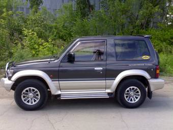 1993 Mitsubishi Pajero Pics