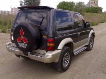 1993 Mitsubishi Pajero Pictures