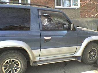 1993 Mitsubishi Pajero Pictures