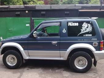1993 Mitsubishi Pajero Pictures