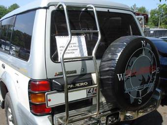 1993 Mitsubishi Pajero Pictures