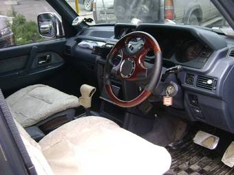 1993 Mitsubishi Pajero Photos