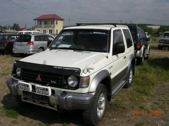 1993 Mitsubishi Pajero Photos