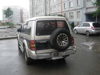 1993 Mitsubishi Pajero Pictures