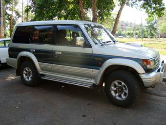 1993 Mitsubishi Pajero Pictures