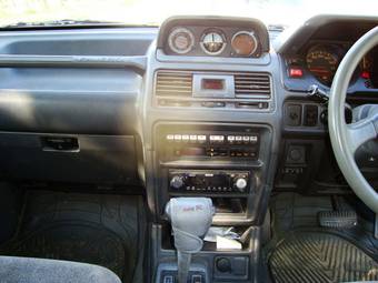 1993 Mitsubishi Pajero Photos