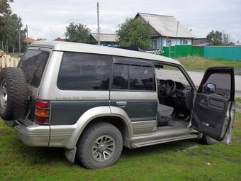 1993 Mitsubishi Pajero Pictures