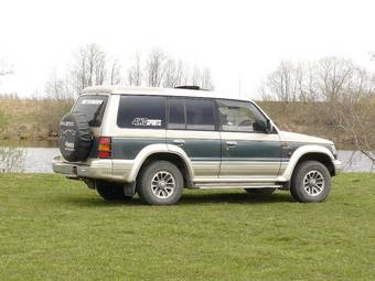 1993 Mitsubishi Pajero Pictures
