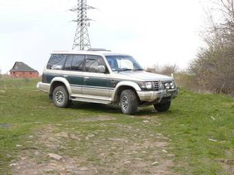 1993 Mitsubishi Pajero Photos