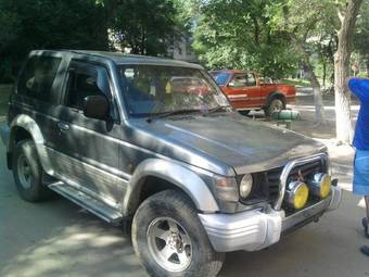 1993 Mitsubishi Pajero Pictures